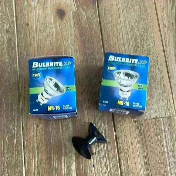 New in Box- HALOGEN Bulbs with suction cup - Picture 1 of 3